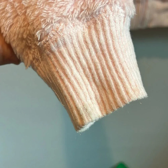 Hollister XS fuzzy pink soft zip up hoodie logo sleeve - Picture 3 of 10